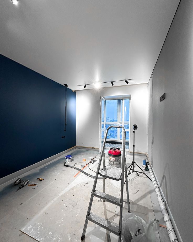 Quarto com trilho e parede de destaque — Pintura em Quarto, estilo Minimalista